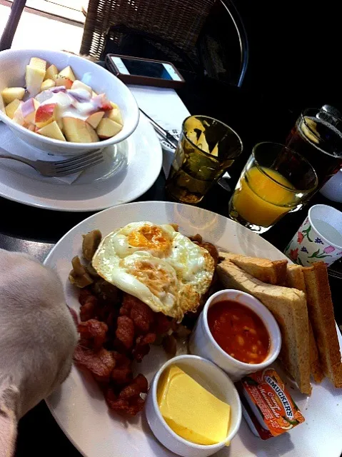 English brunch with a puppy head 🐶|bさん