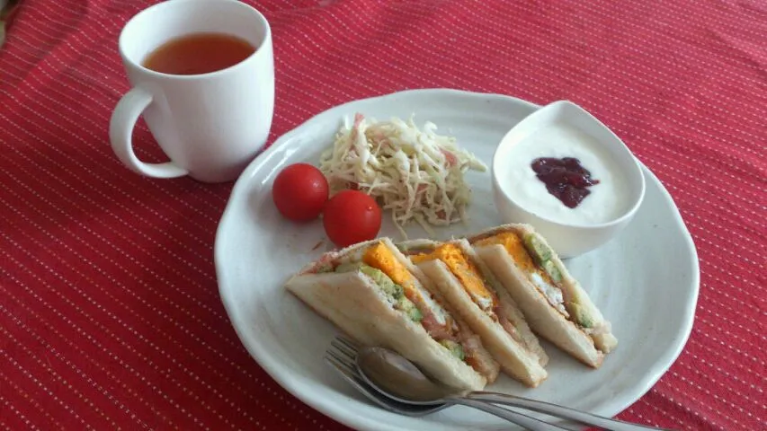 N(生ハム)A(アボカド)T(たまご)サンド|さとみさん