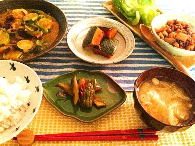 晩ご飯～レンコンと挽肉のレタス包み、かぼちゃ煮、ズッキーニ麻婆春雨、きゅうりのお漬物、大豆のお味噌汁～|niko78さん