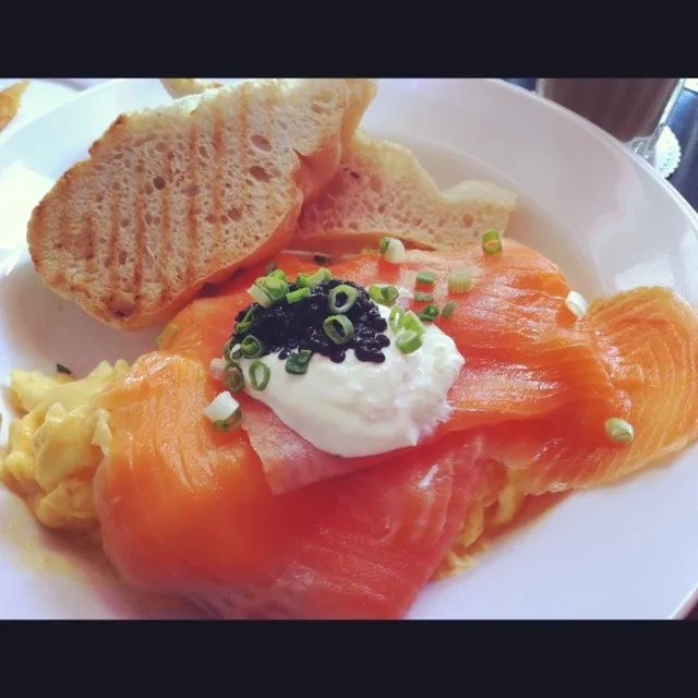 Salmon & scrambled eggs|hurul | 후룰さん