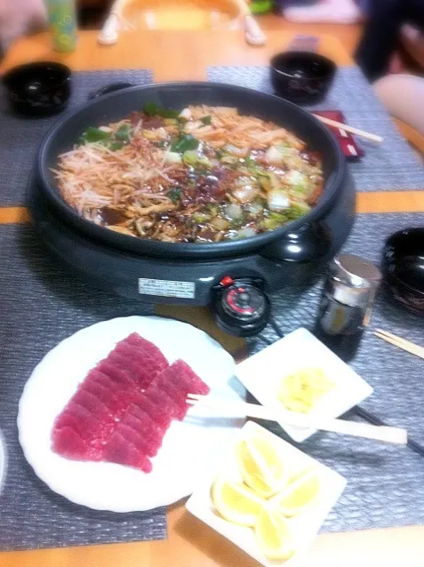 Snapdishの料理写真:Sukiyaki e Sashimi!!!|lucia inoueさん