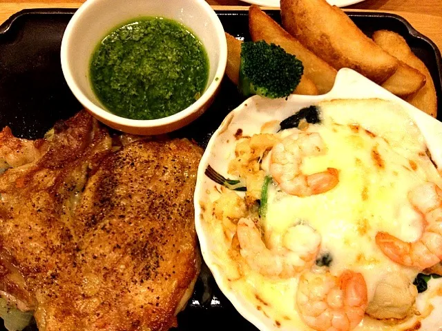 Chicken steak w/Basil Sauce&seafood Gratin for my Dinner:-)|Dezza Tsuchiyaさん