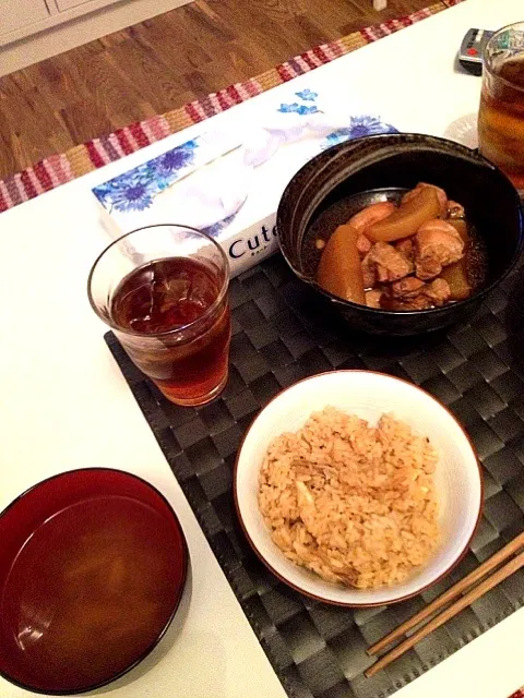 松茸ご飯と松茸のお吸い物と鶏肉と大根の煮物！|まいまいさん