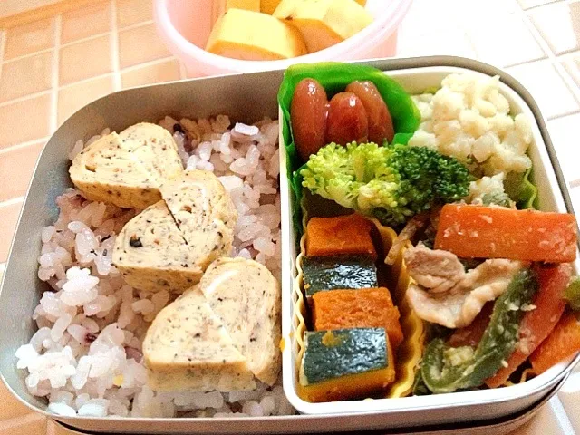 豚甘辛炒めとバジルポテト弁当|suzumeさん