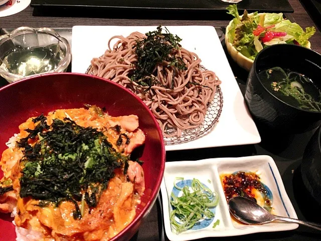 ミニ親子丼&ザルそばセット|鯨井陽南さん