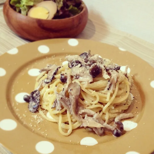 Snapdishの料理写真:茸マリネでクリームパスタな夕ご飯♪|サエさん