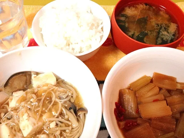 長ネギのきんぴら
きのこあんかけ豆腐
ご飯
わかめの味噌汁|こなつさん