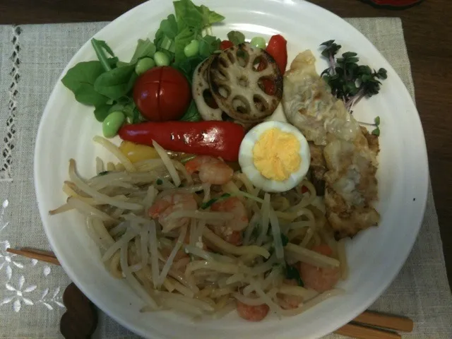 塩麹焼きそばと焼きワンタン|かなこさん