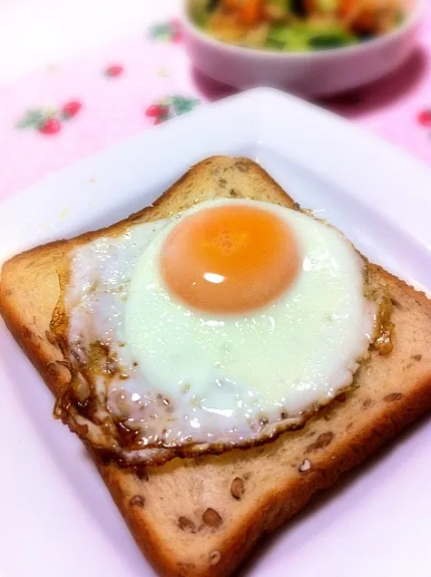 目玉焼きトースト|まりーさん