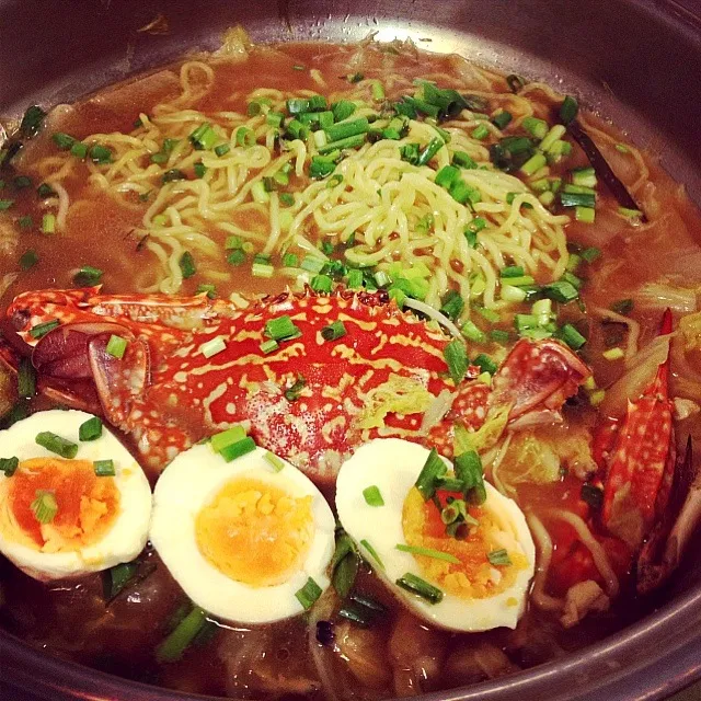 鍋の残り汁でラーメン                   (ほづちゃんのアイディアより✨✨)|志野さん