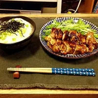 とろろ飯と鳥の照り焼き