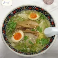 Snapdishの料理写真:あじさい  塩ラーメン|しゅんさん