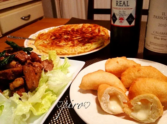 煮豚のバルサミコ風味 じゃがいものガレット カマンベールパン Boiled pork with balsamic. Potato galette. Camembert bread.|ピロさん