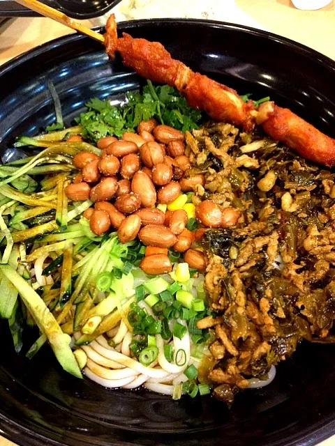 Mixed Rice Stick Noodle w/ Preserved Vegetable & Pork|Queenさん