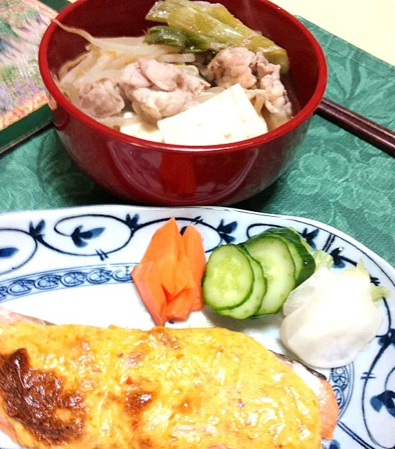 寒いので肉豆腐  と 生鮭のマヨ豆板醤焼き🐟|ちーねーさん