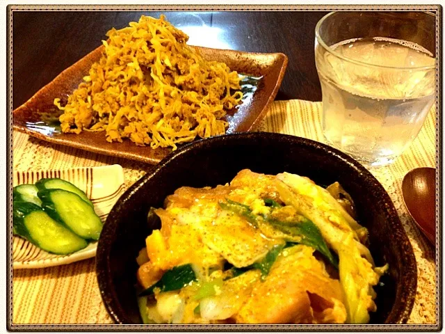 塩麹メニュー💕( 塩麹漬け鶏肉の親子丼・切り干し大根の塩麹スパイシーカレー炒め・キュウリのぬか漬け )|kumikoさん