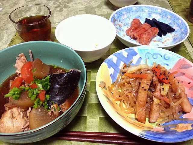 Snapdishの料理写真:はまちと鮭のあら汁･白菜と玉葱天の炒め煮|ayAkaさん