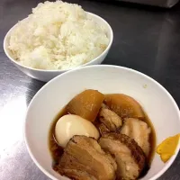 豚の角煮と半熟卵に味のしゅんだ大根＆ご飯大盛り♡|佐藤 聖也さん