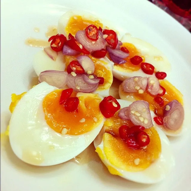 ยำไข่ต้ม Spicy Boiled Eggs|Poy Apisaraさん