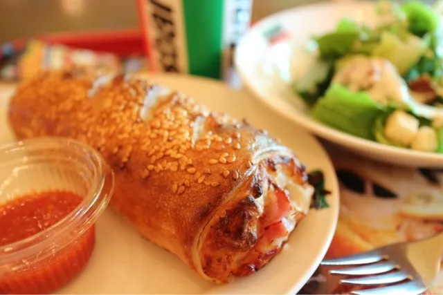 ストロンボリー ハム となりましたシーザーサラダ|マハロ菊池さん