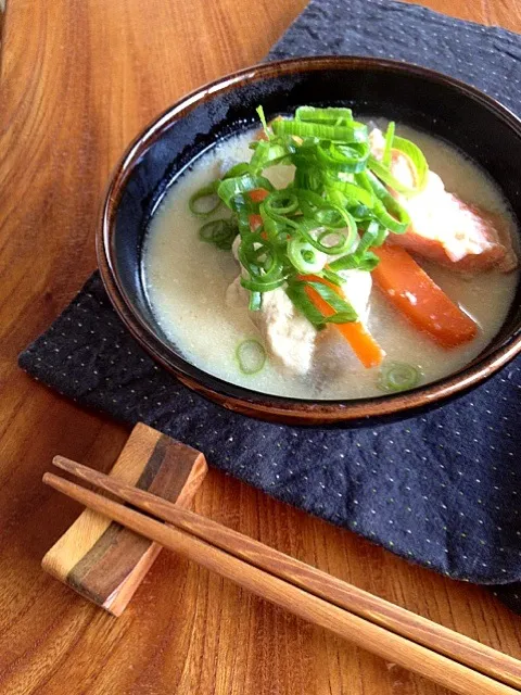 酒蔵の酒粕で作った、粕汁。|ナツカフェさん