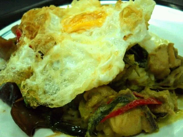 Thai Yellow Curry with Fried Egg|Candyさん