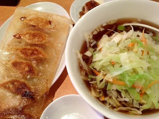 Snapdishの料理写真:蒲田の你好でラーメンと餃子セット|おかみっちょんさん