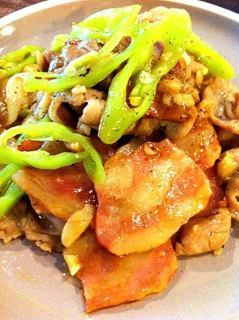 Stir Fried Pork,Bacon wz Green Chilly หมู เบคอนผัดพริกหนุ่ม|Toa Nakaratさん