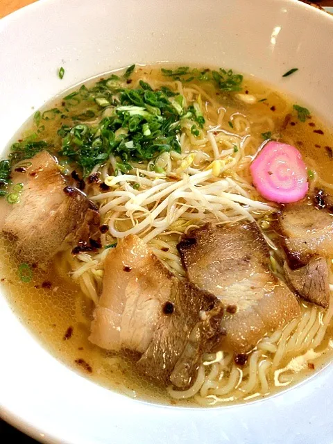 Snapdishの料理写真:塩とんこつラーメン|みっち〜さん