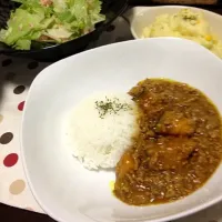 パンプキンキーマカレーとマッシュポテトとツナサラダ|松本真沙美さん