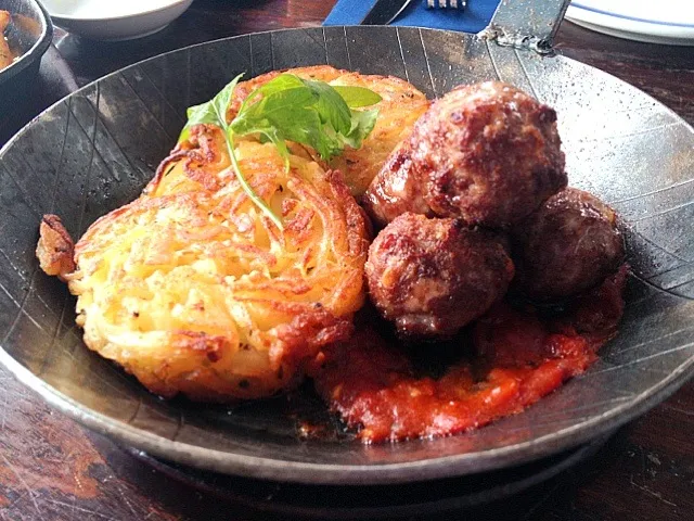 Snapdishの料理写真:Potato cakes with meat ball|carol laiさん