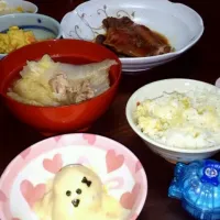 Snapdishの料理写真:和食かな？娘のオモチャが写り込んどる(^-^;|さとみさん