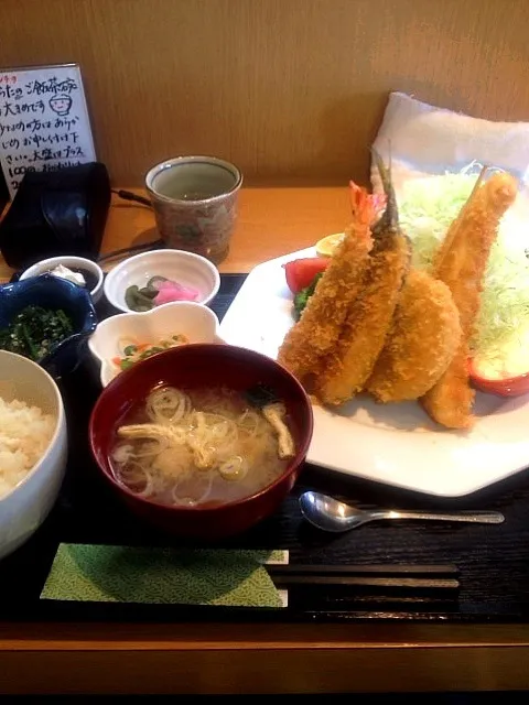 城ヶ崎海岸 ＂むらた＂地魚フライ定食|羽田一洋さん