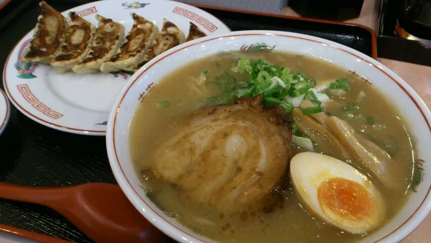 こくまろラーメン本日500円+餃子@まるみや製麺|るおとさん