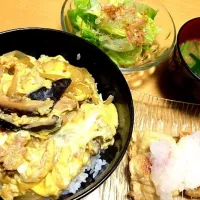 親子丼✨お揚げの納豆包み 大根おろしがけ✨白菜のお浸し✨お味噌汁✨(母作)|いのまた りいさん