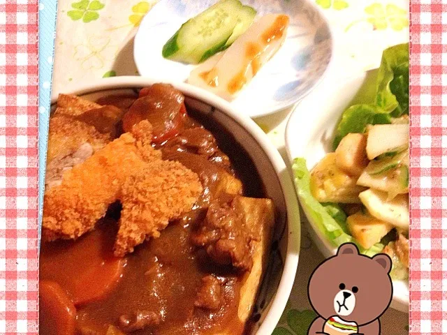 厚揚げカツカレー   柿と林檎と胡瓜のサラダ   刺し身コンニャク|mari miyabeさん