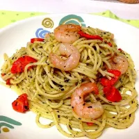 Pasta for dinner. Shrimp Basil spaghetti .|gerlie samsonさん