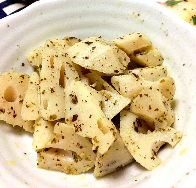 Basil sauce of a lotus root 蓮根のバジルソース和え|ショウコさん