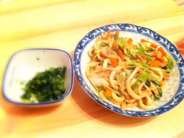 お手軽焼うどん＆葉っぱの浅漬け|ももさん