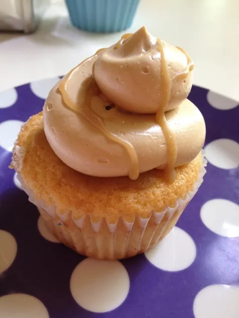 caramel cappuccino cupcake♡|Nanakoさん