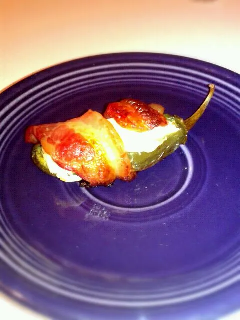 Snapdishの料理写真:stuffed jalapeno|ryan goldenさん