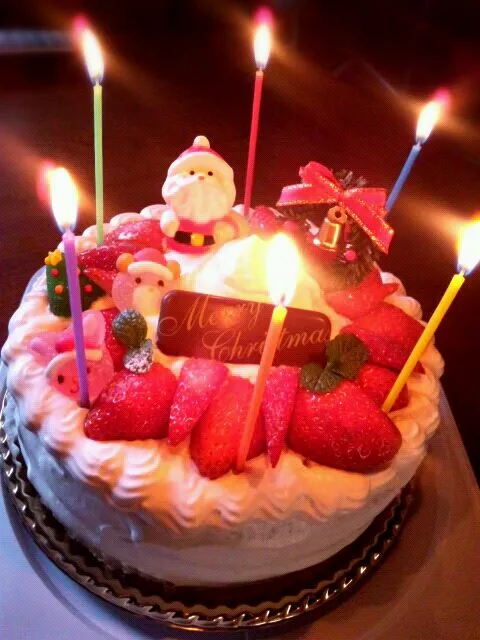 Snapdishの料理写真:手作りクリスマスケーキ♡|madokaさん