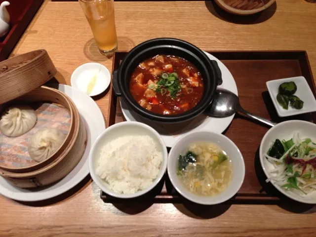 麻婆豆腐と小籠包のセット|すかラインさん