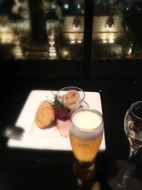 ビールとシャンパンと、前菜たち！|AyanoTanakaさん