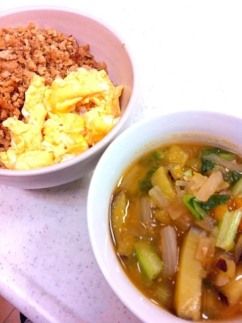 高野豆腐のそぼろ丼と根菜のお味噌汁|sachimaruさん