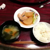 Snapdishの料理写真:ブリ大根とかぼちゃの味噌汁|えーさん