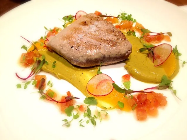 yellow fin tuna steak|willzさん