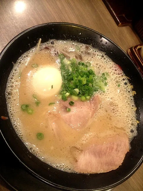 一幸舎の豚骨ラーメン|リンダさん