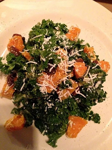 Kale salad with squash & raisins @SmorgasChef|michael nassarさん