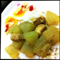 Snapdishの料理写真:ข้าวราดแกง Thai green curry with rice|Poy Apisaraさん